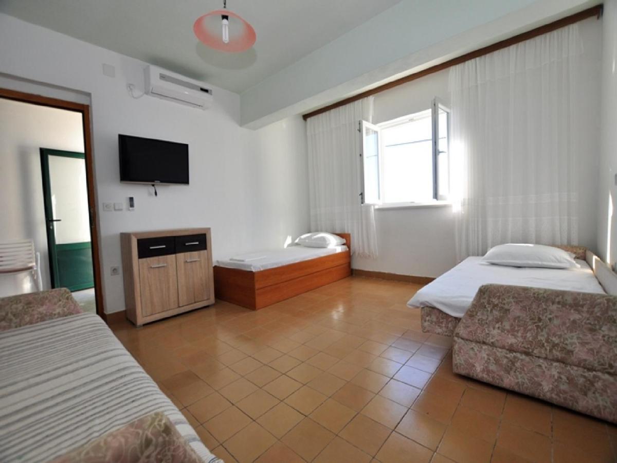 House Karlo Apartments Omiš Екстериор снимка