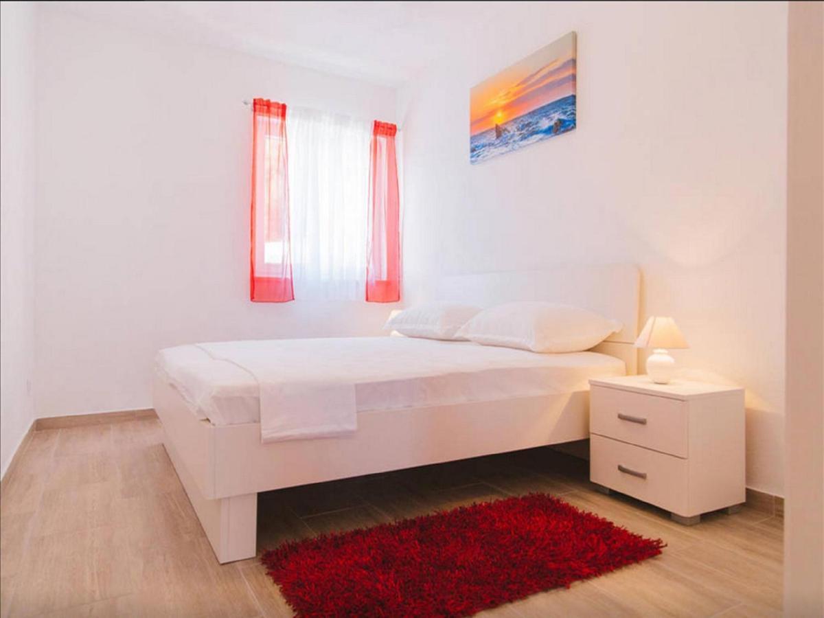 House Karlo Apartments Omiš Екстериор снимка