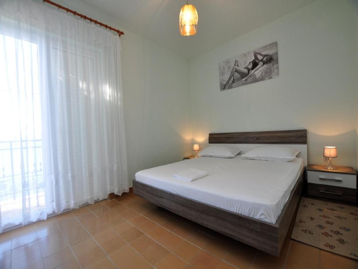 House Karlo Apartments Omiš Екстериор снимка
