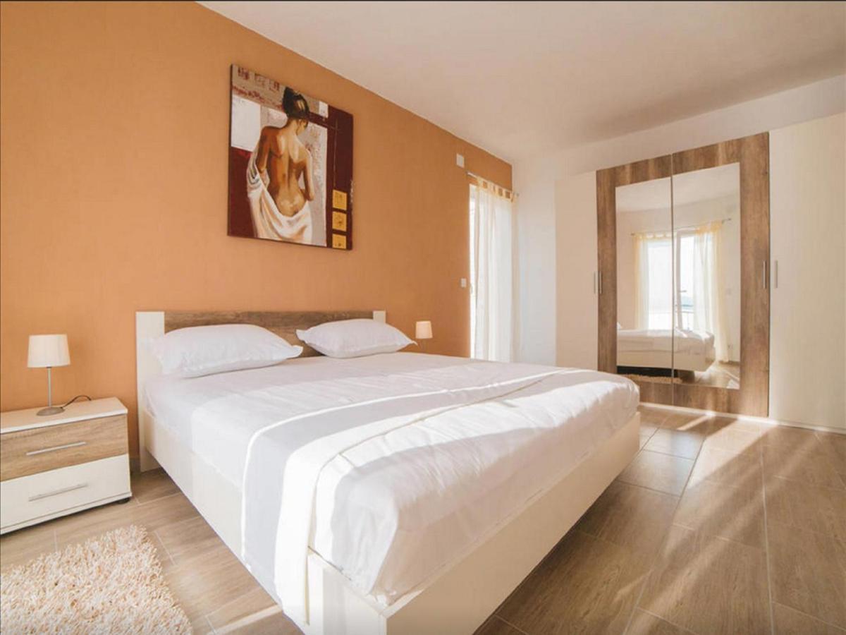 House Karlo Apartments Omiš Екстериор снимка