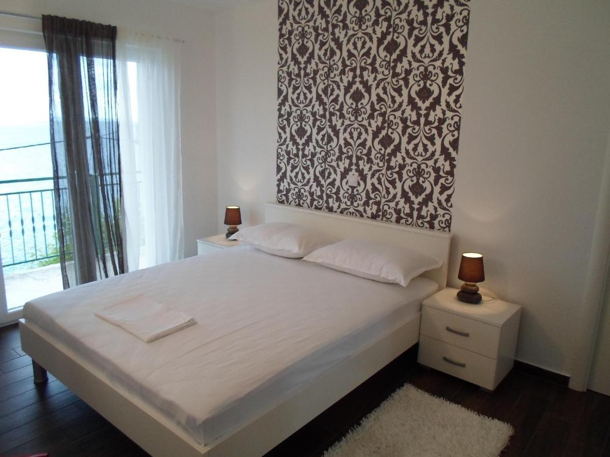 House Karlo Apartments Omiš Екстериор снимка