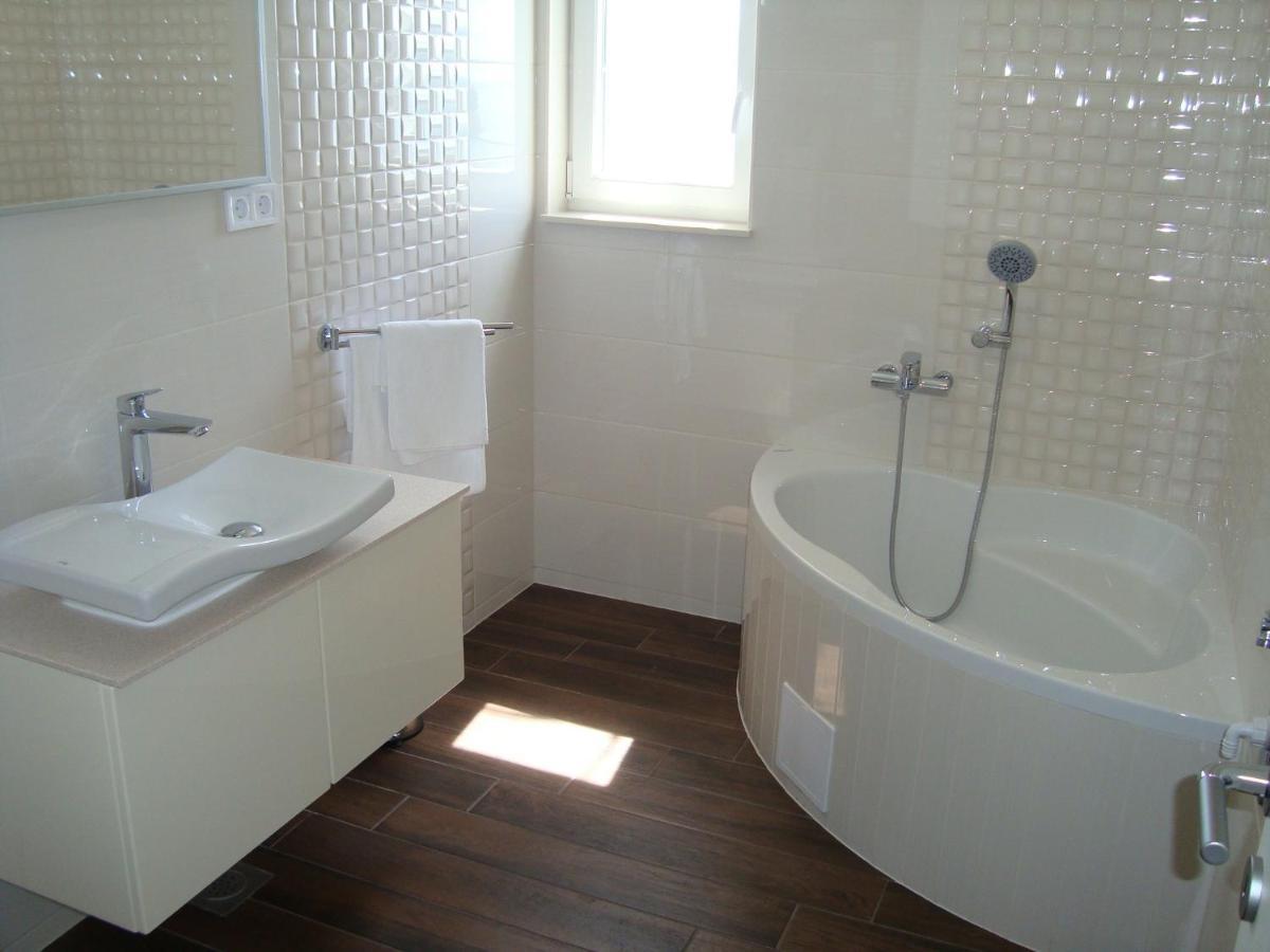 House Karlo Apartments Omiš Екстериор снимка