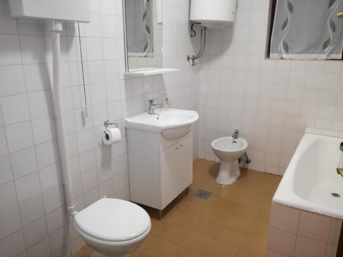 House Karlo Apartments Omiš Екстериор снимка