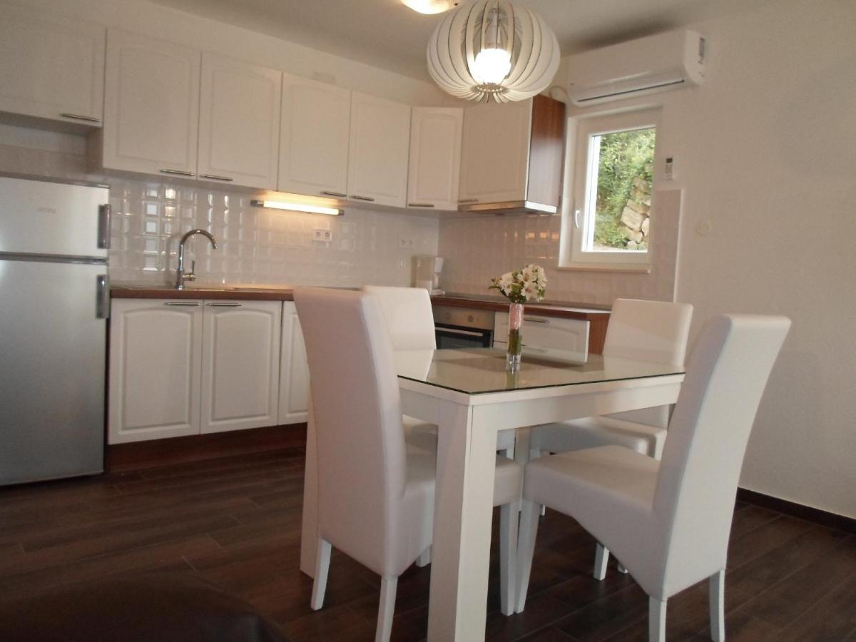 House Karlo Apartments Omiš Екстериор снимка