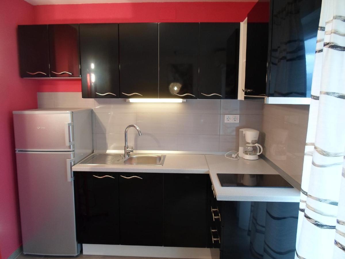 House Karlo Apartments Omiš Екстериор снимка