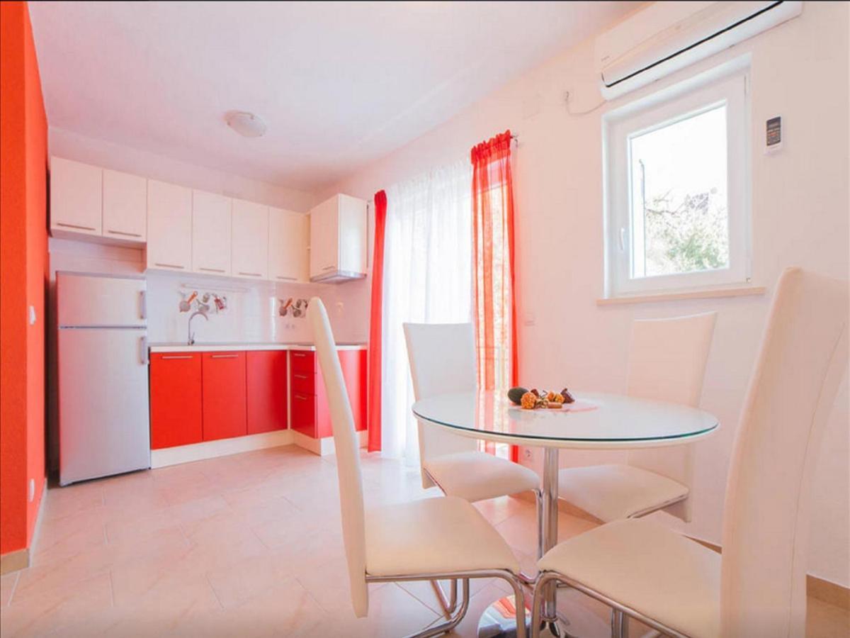 House Karlo Apartments Omiš Екстериор снимка