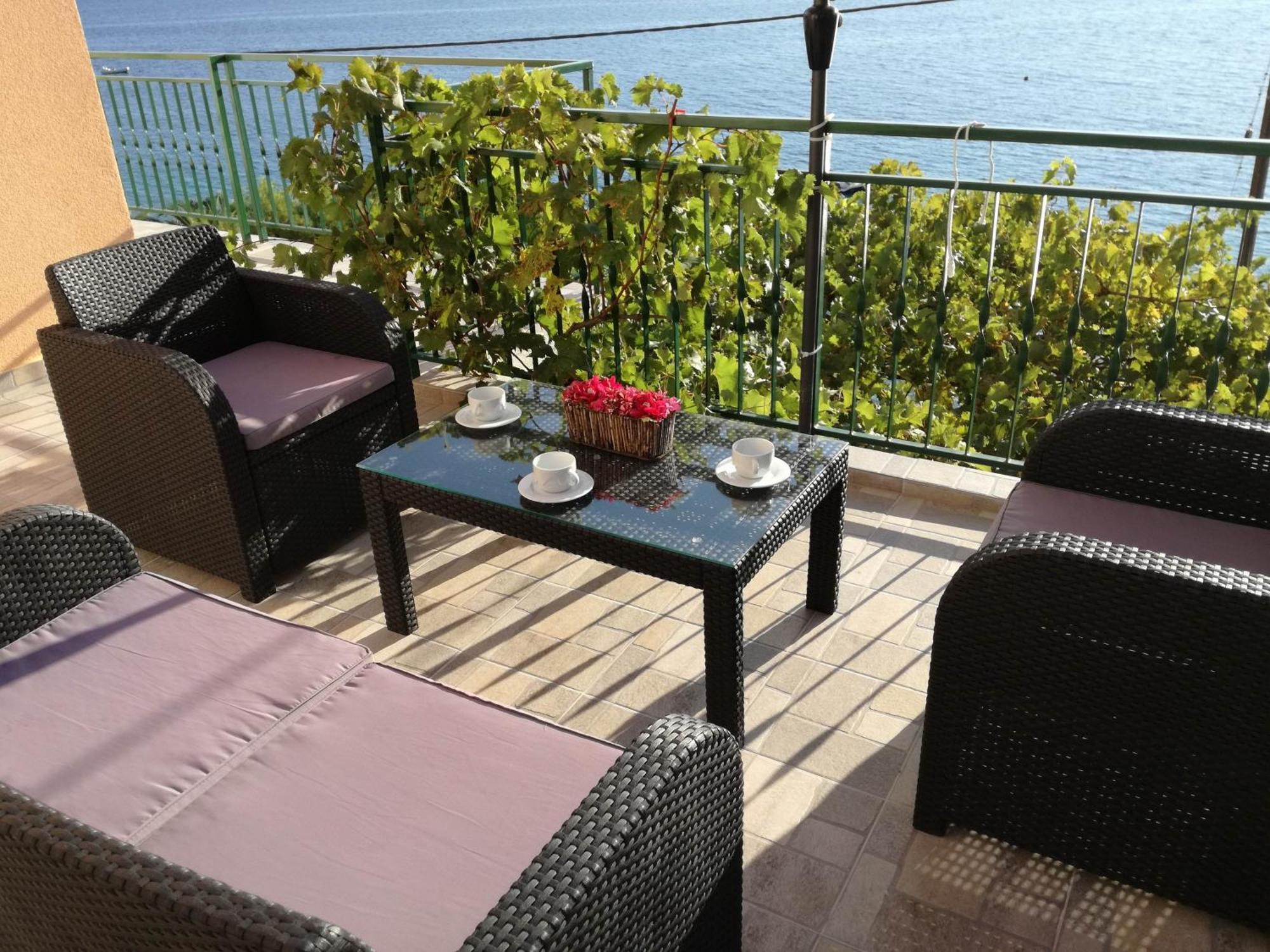 House Karlo Apartments Omiš Стая снимка